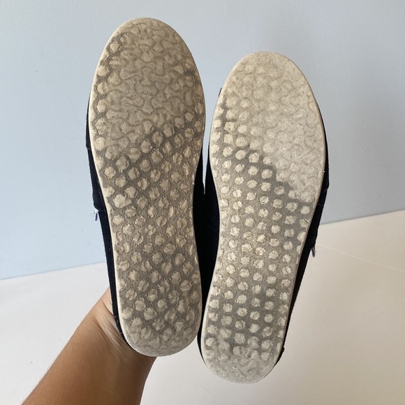 TOMS black classic slip on canvas shoes - Picture 8 of 10